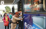 Người dân ùn ùn quay lại Hà Nội sau kỳ nghỉ lễ